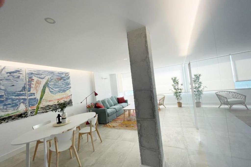 Moderno Y Completo Apartamento Frente Al Mar Málaga Esterno foto