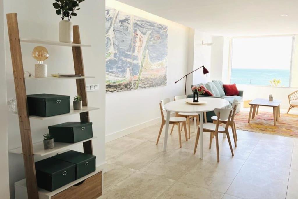 Moderno Y Completo Apartamento Frente Al Mar Málaga Esterno foto